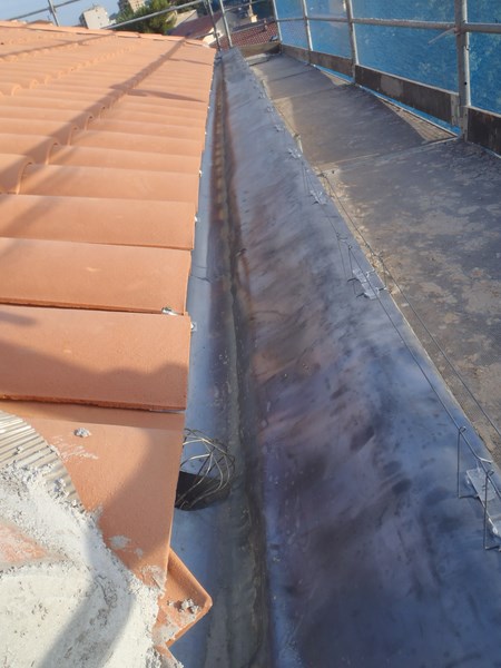 Etancheité avec pose de chéneaux en plomb ou en zinc vers Marseille